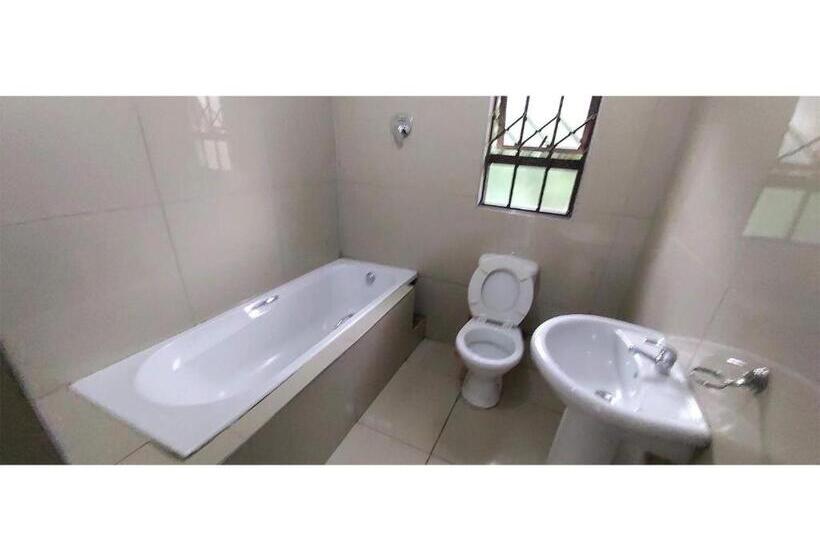 هاستل Cofutime Backpackers