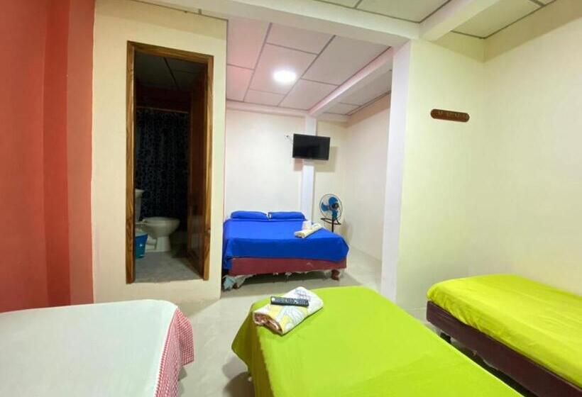 هاستل Habitaciones El Trébol