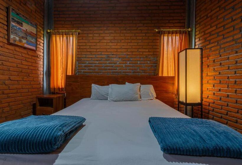 Общежитие Kubu Selat Villa And Glamping