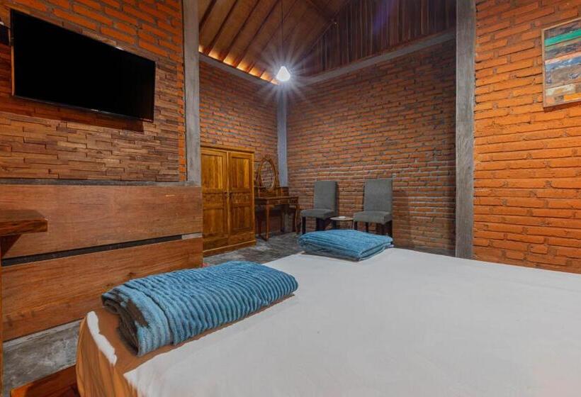 הוסטל Kubu Selat Villa And Glamping