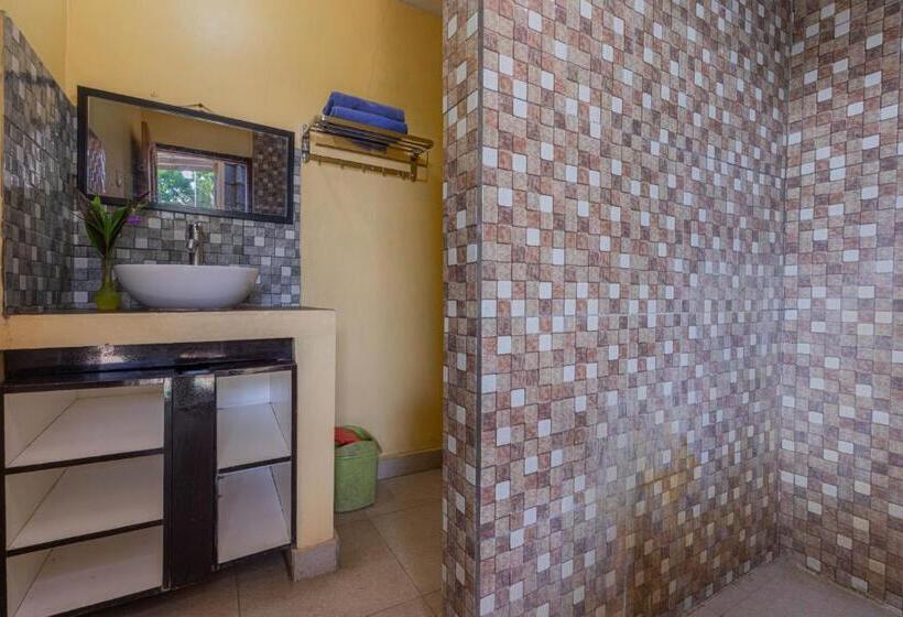 הוסטל Kubu Selat Villa And Glamping