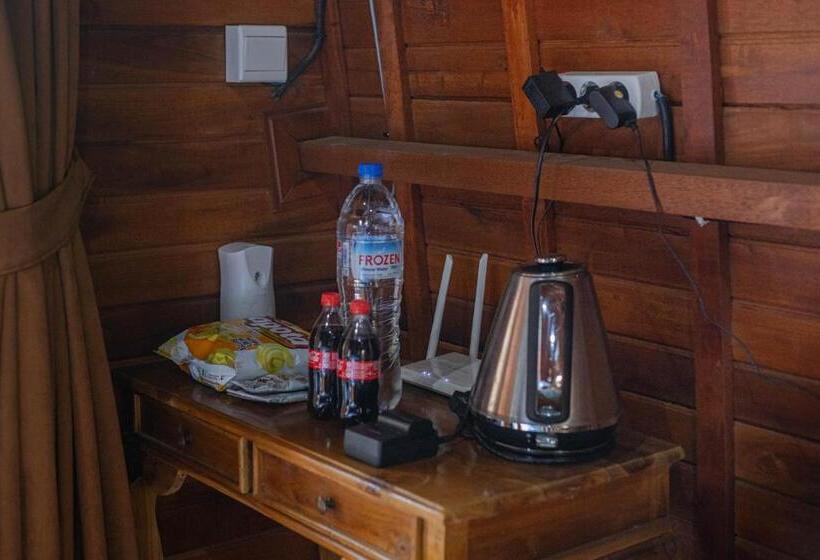 Общежитие Kubu Selat Villa And Glamping