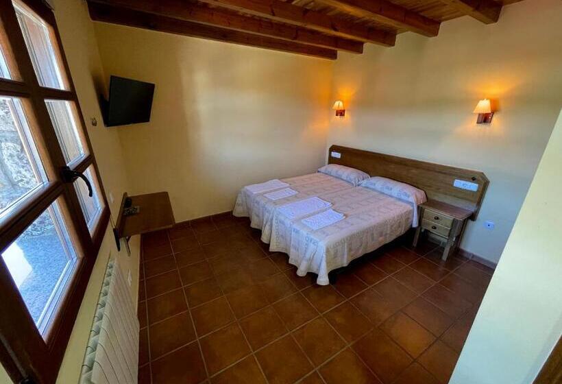 فندق صغير La Guarida De La Lleira