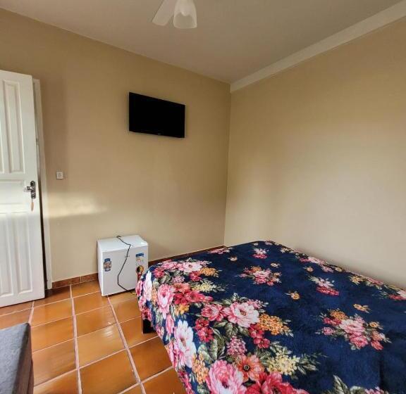 Общежитие Pousada Rir Sorte Praia De Jacaraípe