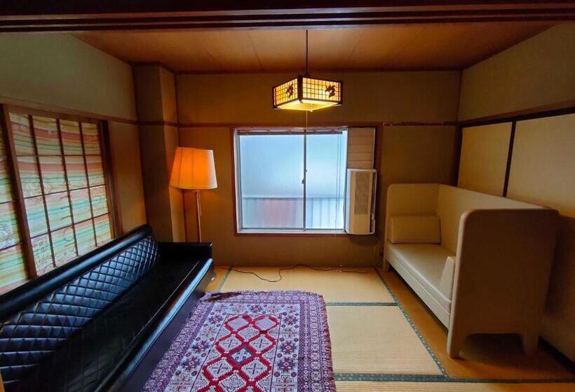 Retkeilymaja Souq越後湯沢