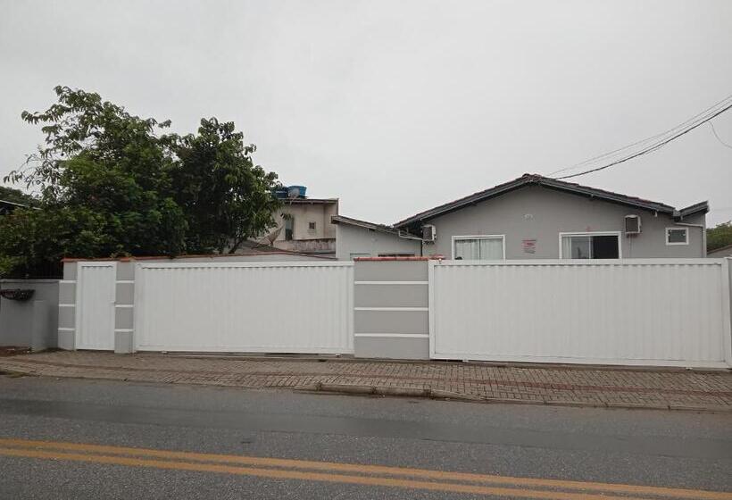 הוסטל Suites Econômicas Beto Carreiro Word