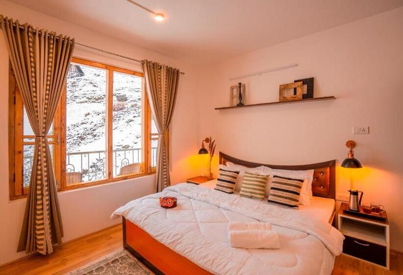 ユースホステル Zostel Sissu