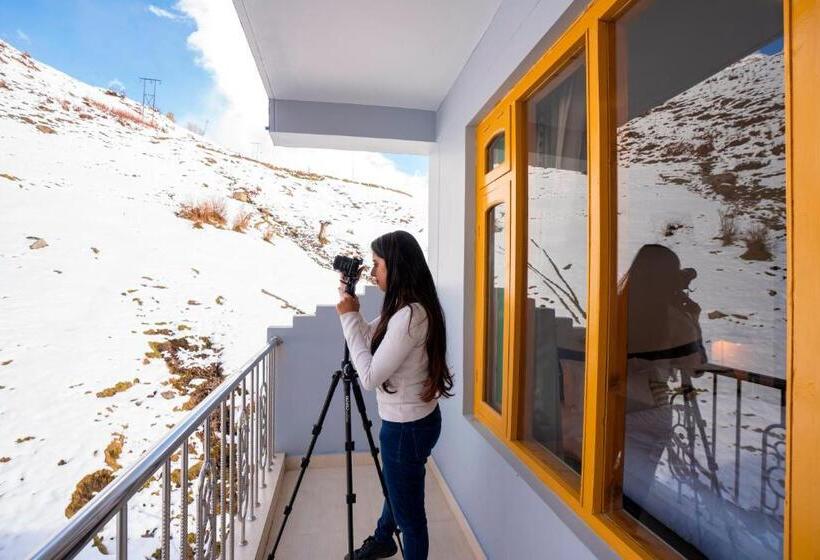 فندق صغير Zostel Sissu