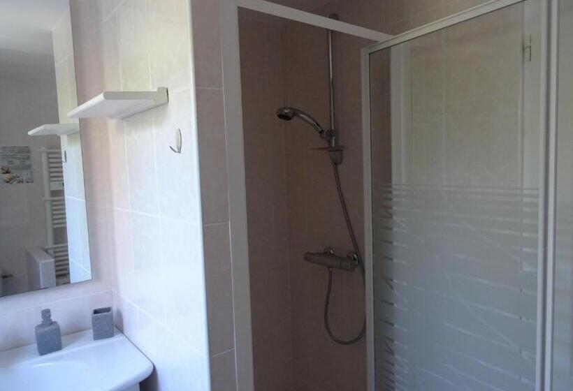 تختخواب و صبحانه Cabane Blanche