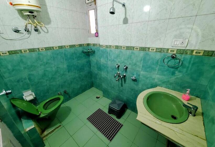 민박 Cedar Cottage