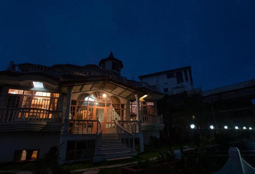 민박 Cedar Cottage