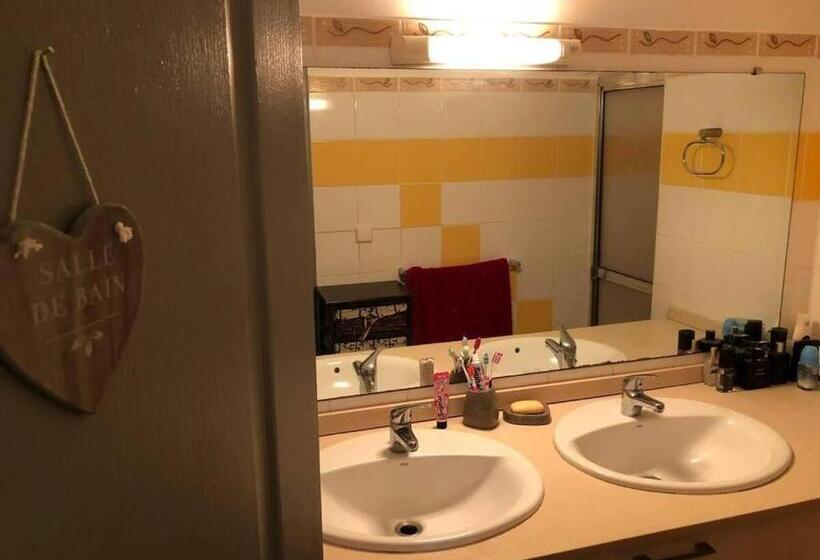 تختخواب و صبحانه Hostel Toucan