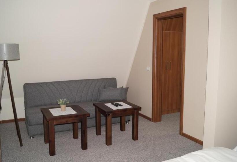 تختخواب و صبحانه Pansion Zlatna Zita