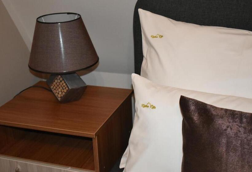 تختخواب و صبحانه Pansion Zlatna Zita