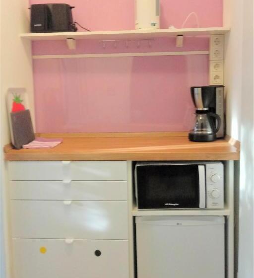 تختخواب و صبحانه Pension Bunz