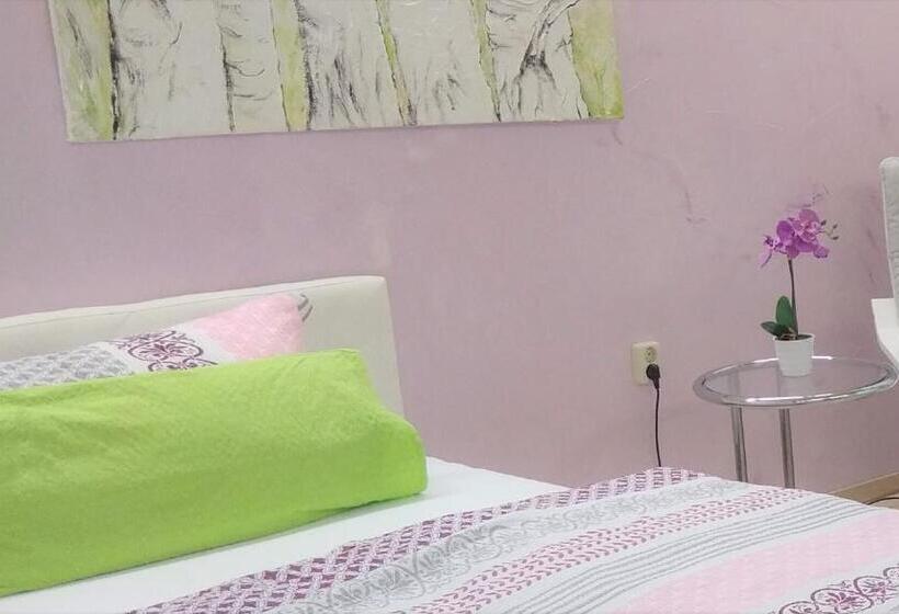 تختخواب و صبحانه Pension Bunz