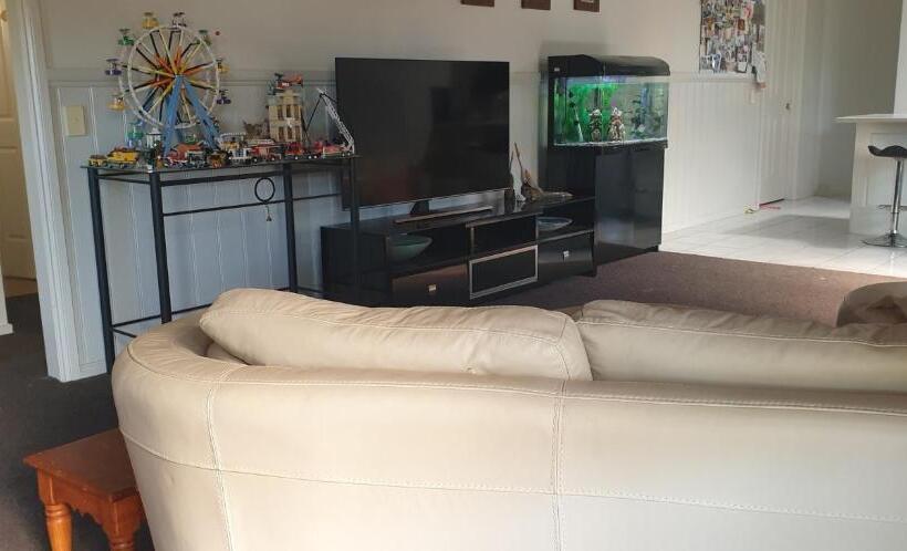 مبيت وإفطار Quiet Room Own Bathroom At Home In Golden Square