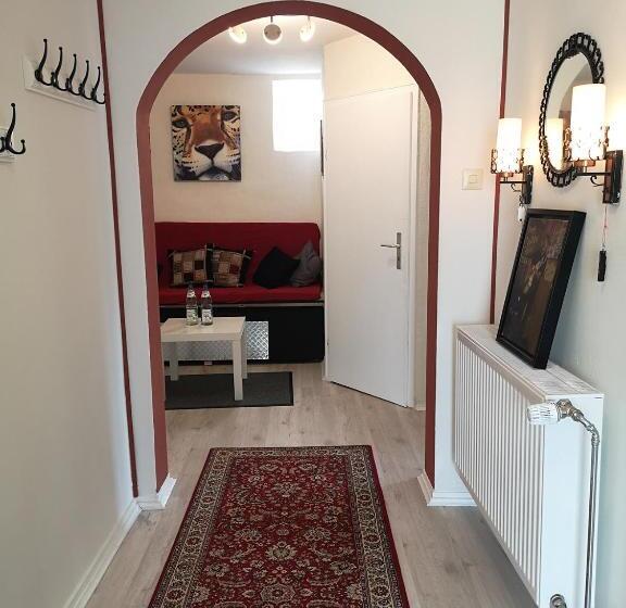 住宿加早餐  Sinner Studios