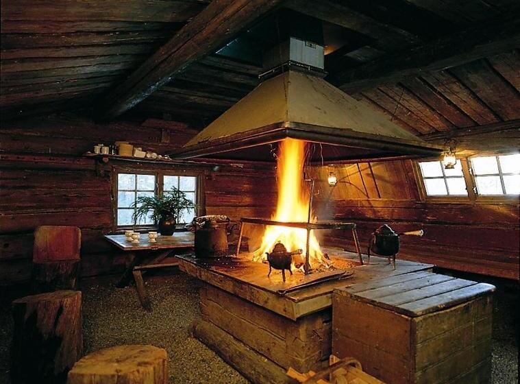 Bed and Breakfast Skålsjögården Timber Lodge