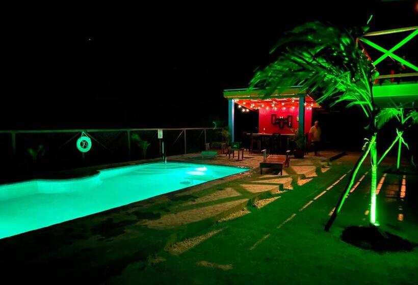 צימר West End Cabanas