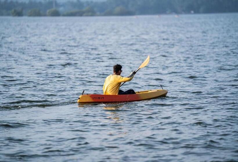 Bon Voyage Sea View Hostel