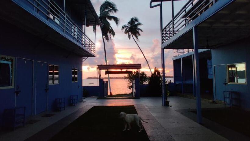 Bon Voyage Sea View Hostel