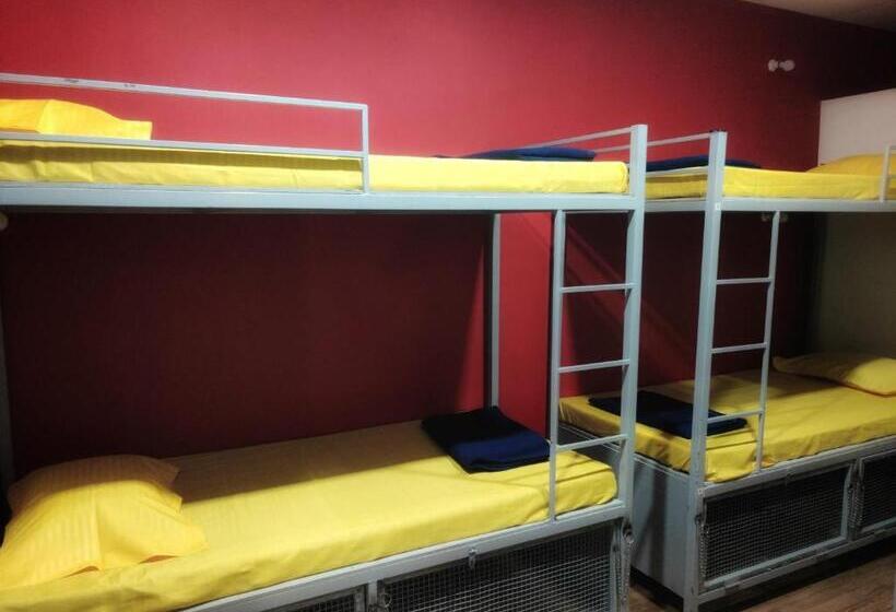 Bon Voyage Sea View Hostel