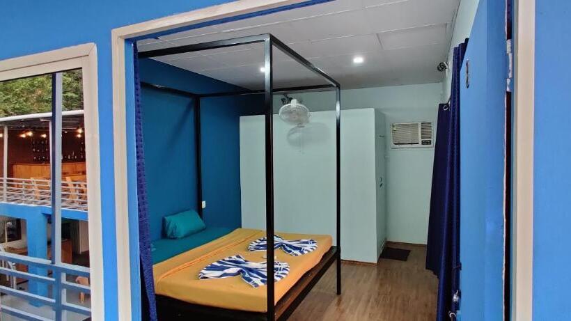 Bon Voyage Sea View Hostel