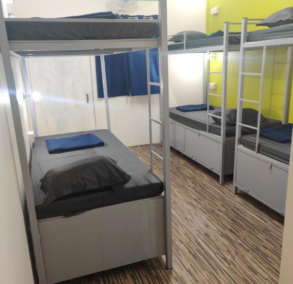 Bon Voyage Sea View Hostel