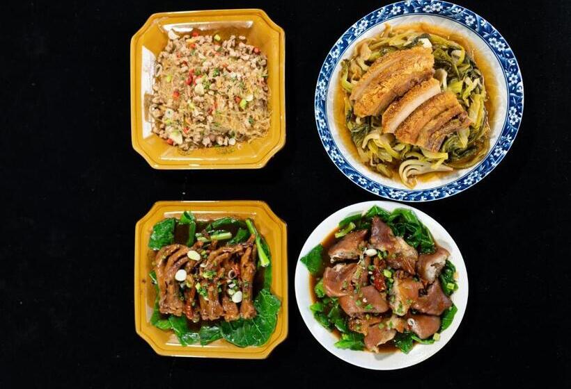 Bouasavan Hotel And Garden