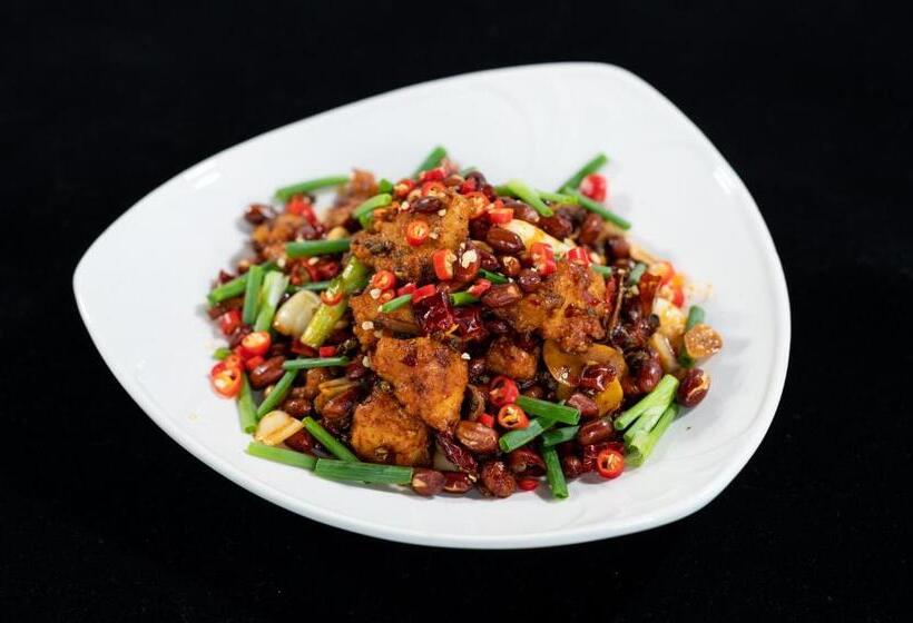 Bouasavan Hotel And Garden