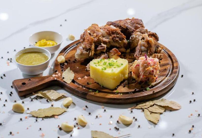 Bouasavan Hotel And Garden