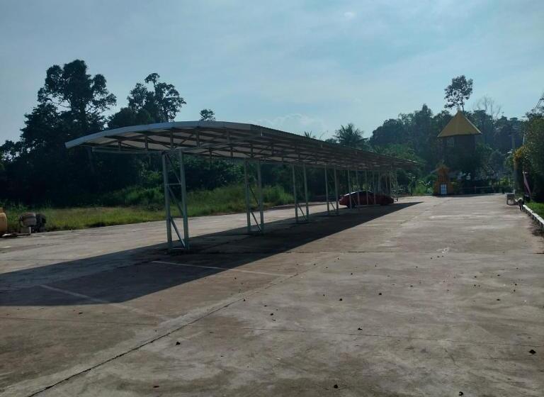 Bouasavan Hotel And Garden