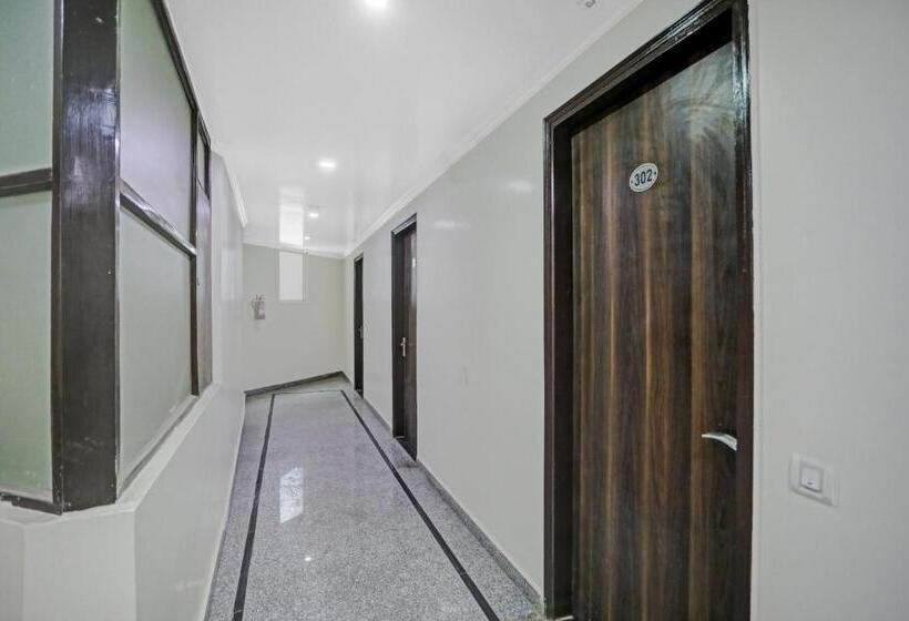 Collection O 85223 Hotel Classic