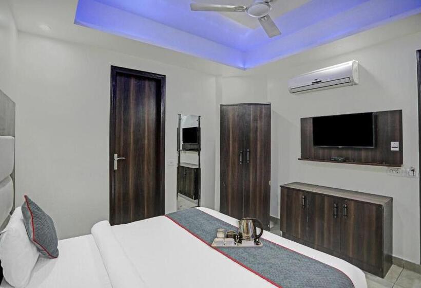 Collection O 85223 Hotel Classic