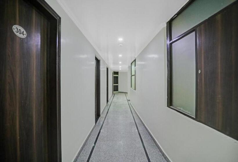 Collection O 85223 Hotel Classic