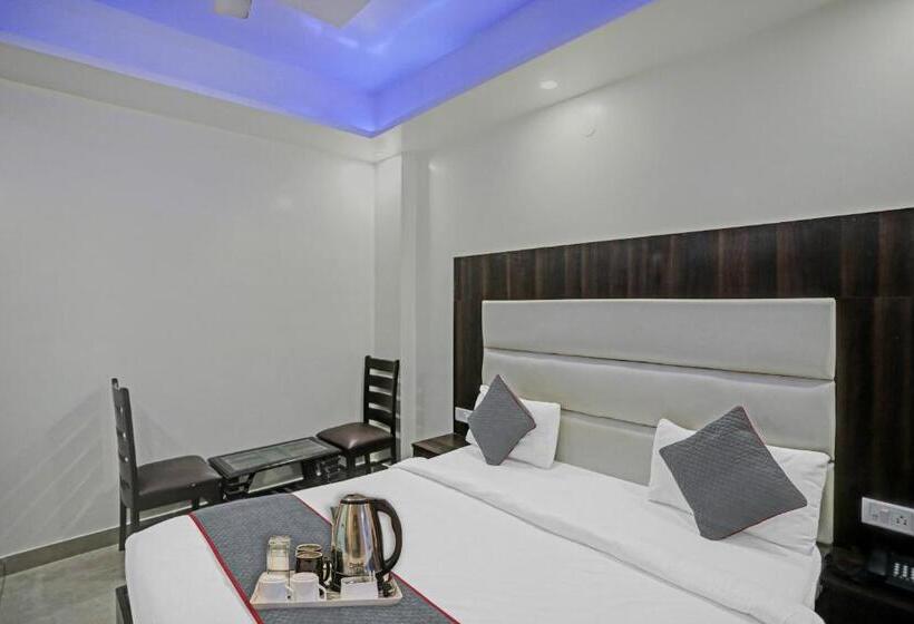 Collection O 85223 Hotel Classic