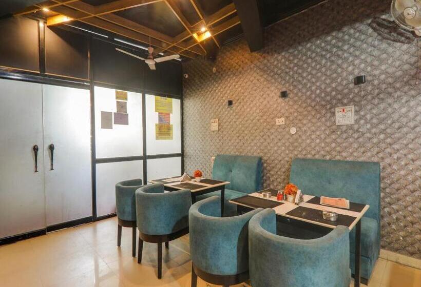 Collection O Hotel Diamond Plaza