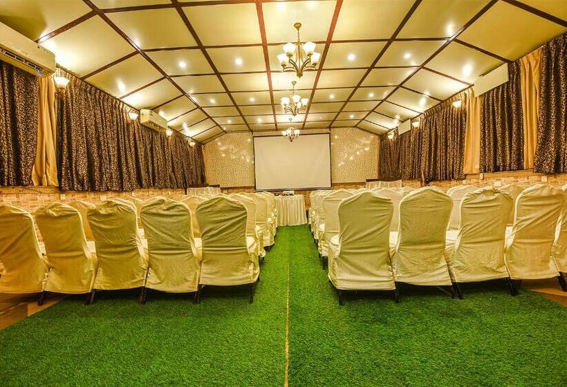 Fabhotel Shakti Palace   Nr Ponda