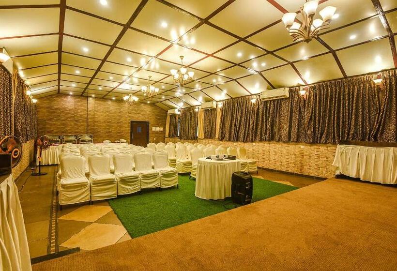 Fabhotel Shakti Palace   Nr Ponda
