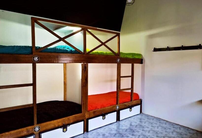 Hostel De La Plaza