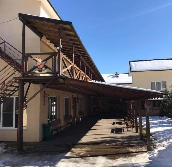 هتل туристичний комплекс «арніка»