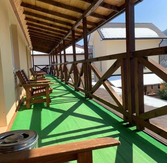 هتل туристичний комплекс «арніка»