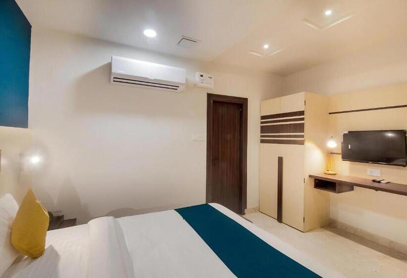 Отель Aalishan Residency