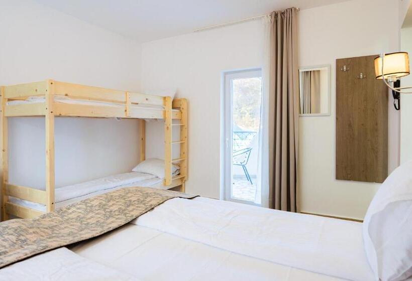 هتل Aurora Rooms   290m From Aqua Park