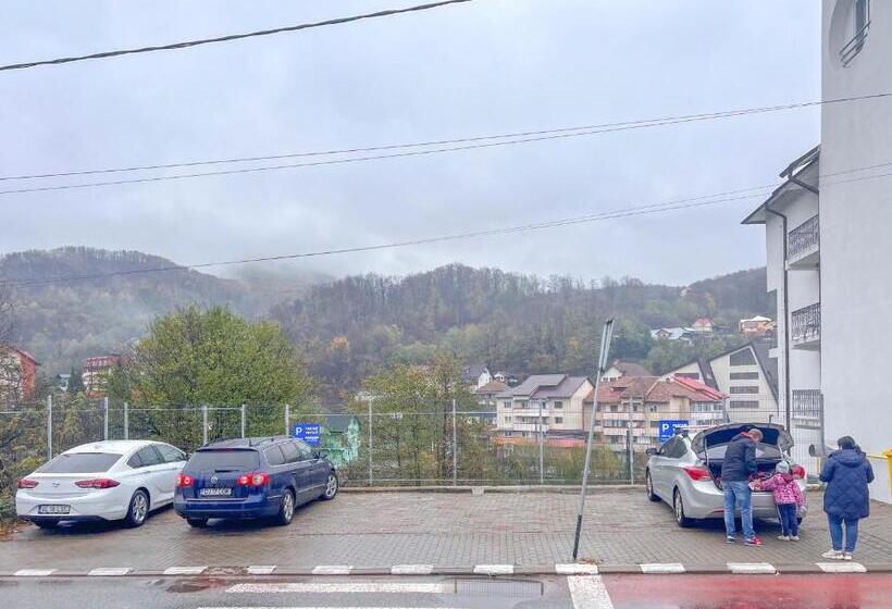 호텔 Aurora Rooms 290m From Aqua Park