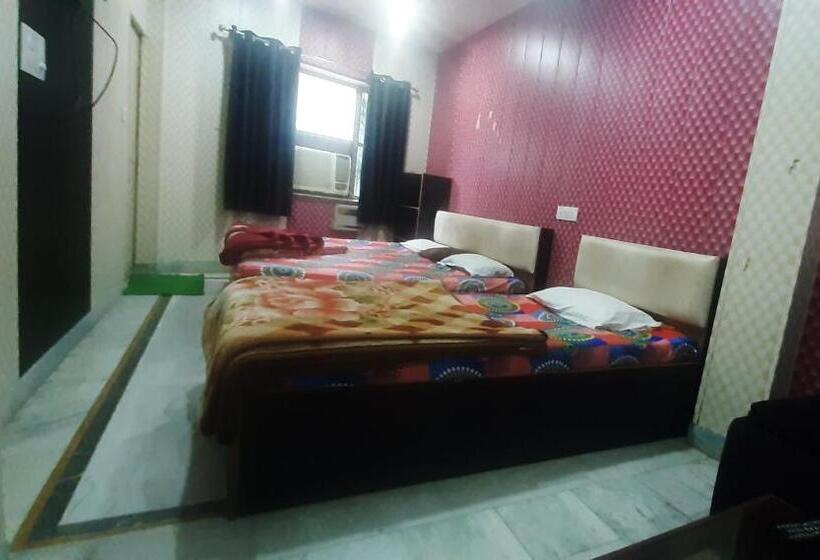 Hotel Avadh Guest House