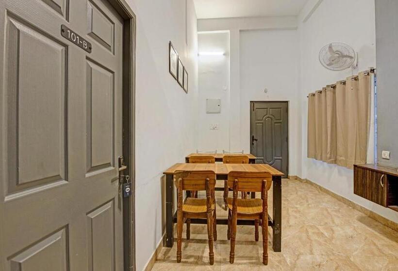 Отель Collection O 93368 Sea Moon Stays Kovalam