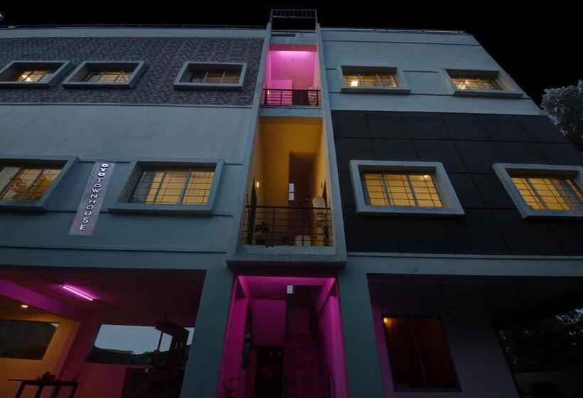 Отель Collection O 93368 Sea Moon Stays Kovalam