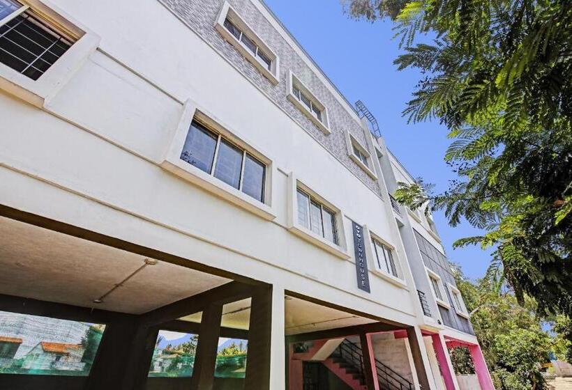 Отель Collection O 93368 Sea Moon Stays Kovalam